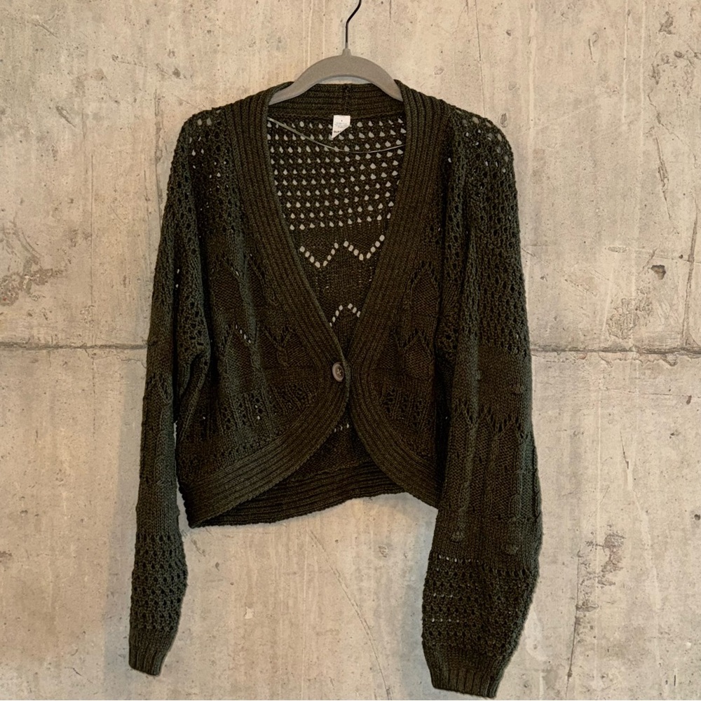 Old Navy Cropped Sweater